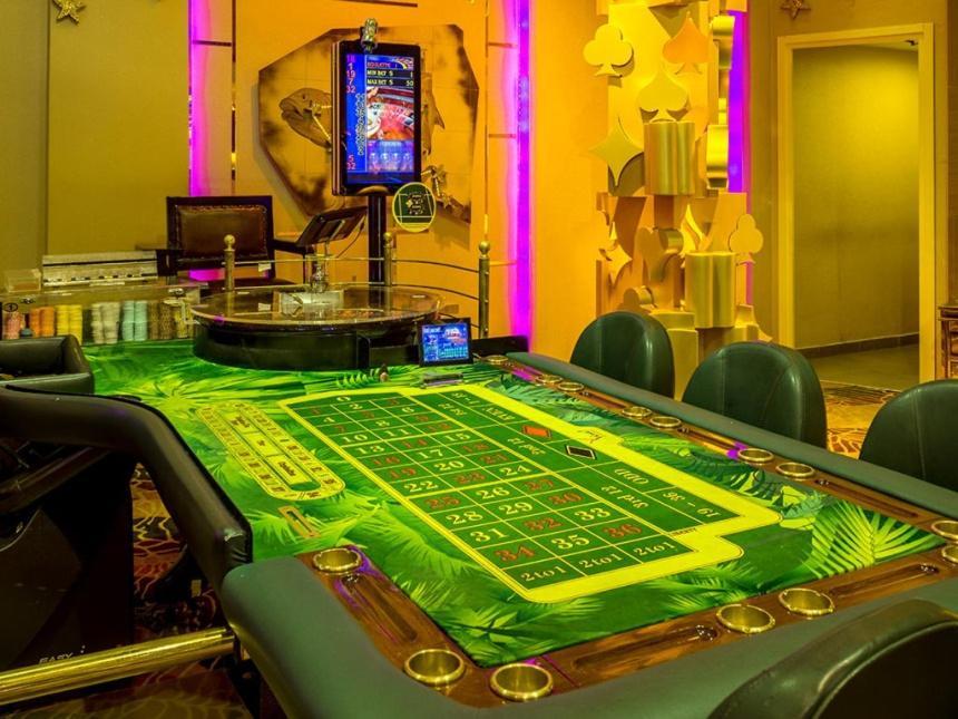 Vuni Palace Luxury Resort & Beach & Casino キレニア エクステリア 写真