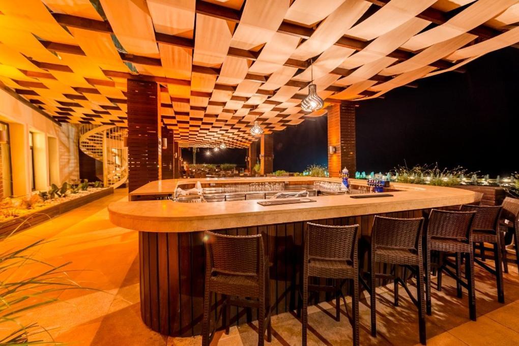 Vuni Palace Luxury Resort & Beach & Casino キレニア エクステリア 写真
