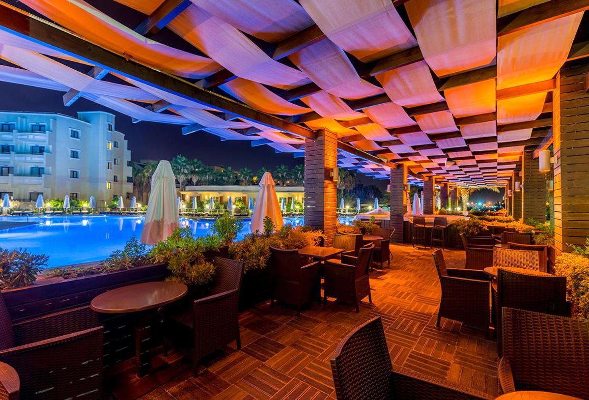 Vuni Palace Luxury Resort & Beach & Casino キレニア エクステリア 写真