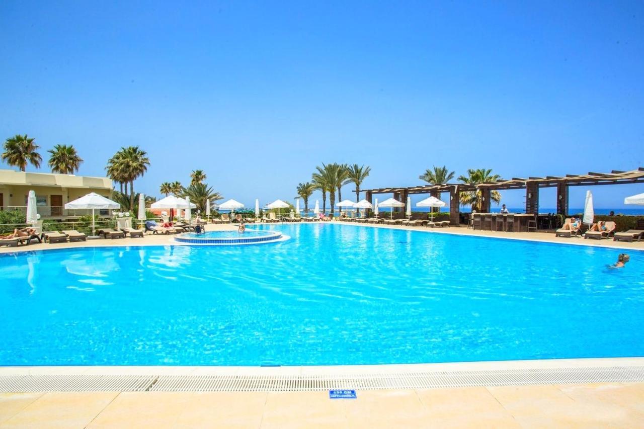 Vuni Palace Luxury Resort & Beach & Casino キレニア エクステリア 写真