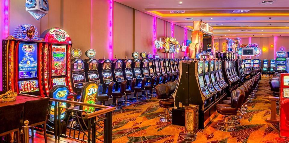 Vuni Palace Luxury Resort & Beach & Casino キレニア エクステリア 写真