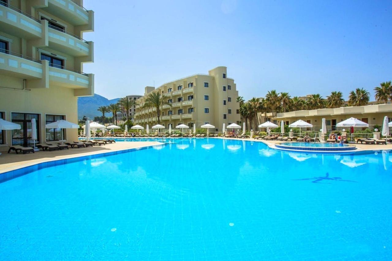 Vuni Palace Luxury Resort & Beach & Casino キレニア エクステリア 写真