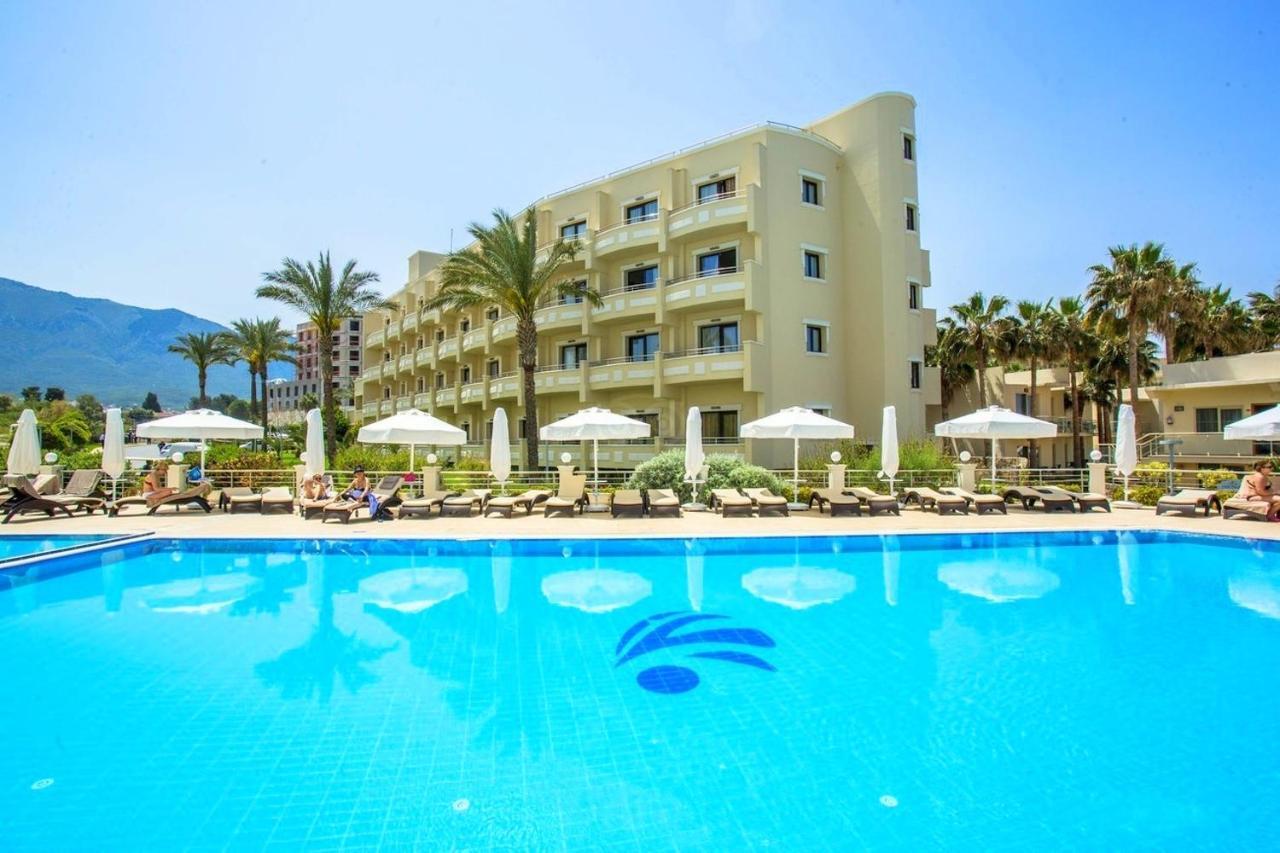 Vuni Palace Luxury Resort & Beach & Casino キレニア エクステリア 写真